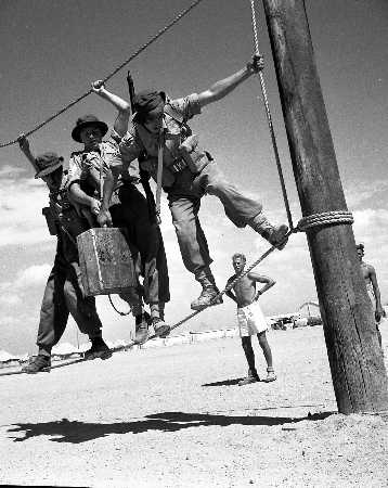 Images/1951 1LF 1950   Fayid    Training Assault Course791.jpg